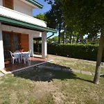 Two-level Flat With Garden And Pool Apartman *