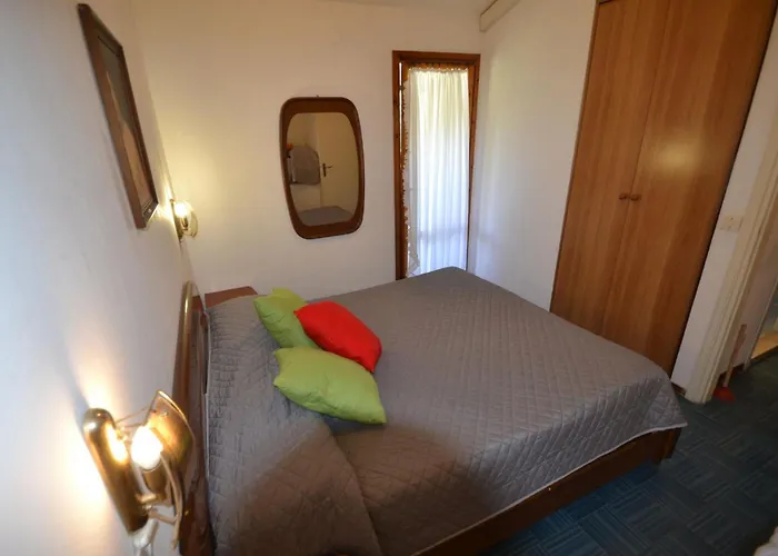 Two-level Flat With Garden And Pool Apartment *