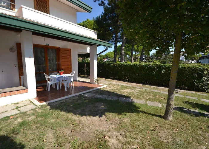 Two-level Flat With Garden And Pool Apartment *
